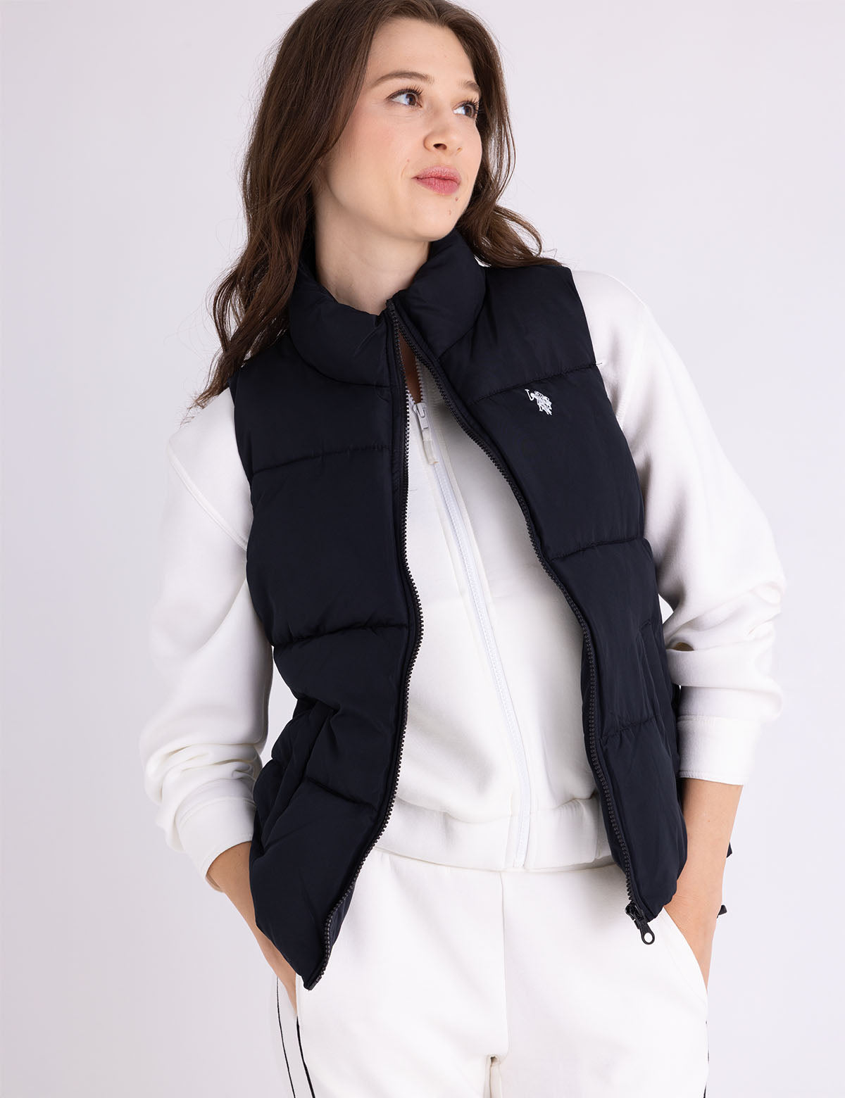 CLASSIC PUFFER VEST WITH ZIP POCKETS